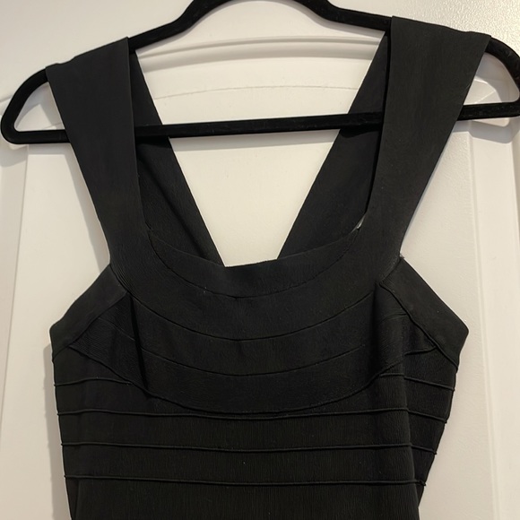 LBD - Picture 2 of 5